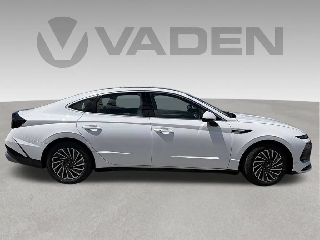New 2026 Hyundai Sonata SEL FWD image 7