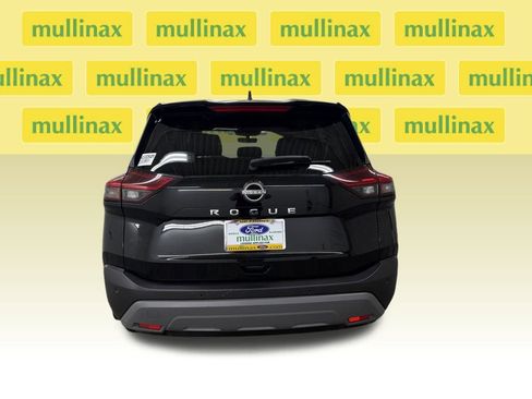 Used 2023 Nissan Rogue S image 7