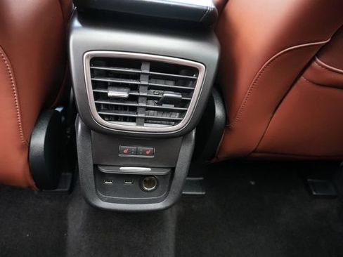 Used 2018 Lincoln MKX Reserve w/ Lincoln MKX Climate Package FWD image 19