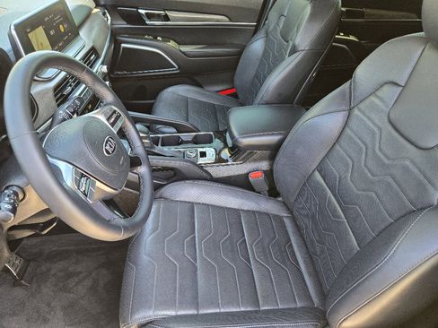 Used 2020 Kia Telluride SX w/ SX Prestige Package image 18