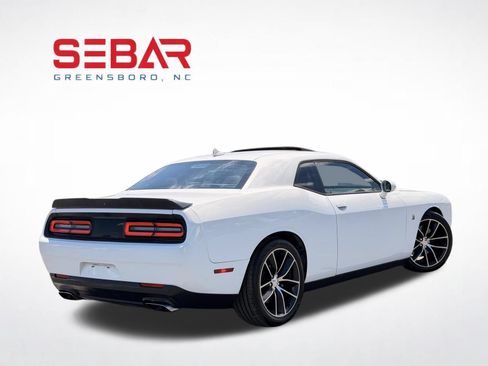 Used 2016 Dodge Challenger R/T Scat Pack RWD image 2