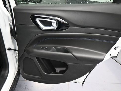 New 2026 Jeep Compass Latitude image 36