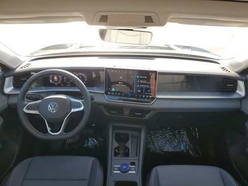 New 2026 Volkswagen Tiguan SE image 26