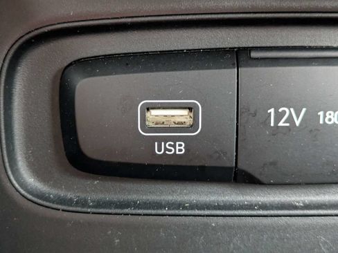 Used 2025 Hyundai Venue SEL FWD image 23