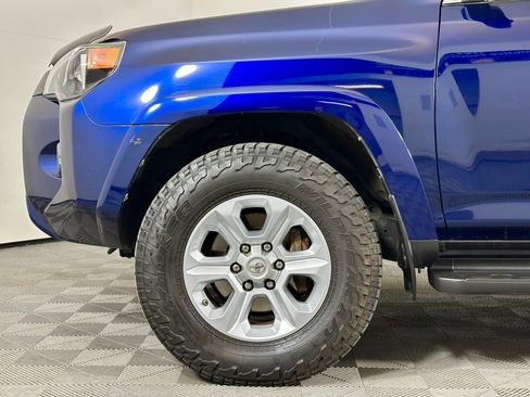 Used 2016 Toyota 4Runner SR5 image 8