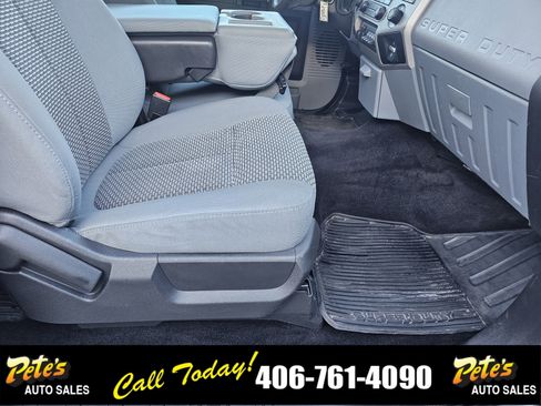 Used 2015 Ford F250 XLT w/ XLT Interior Package image 17