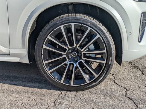 New 2026 Volvo XC90 B6 Plus w/ Protection Package Premier image 11