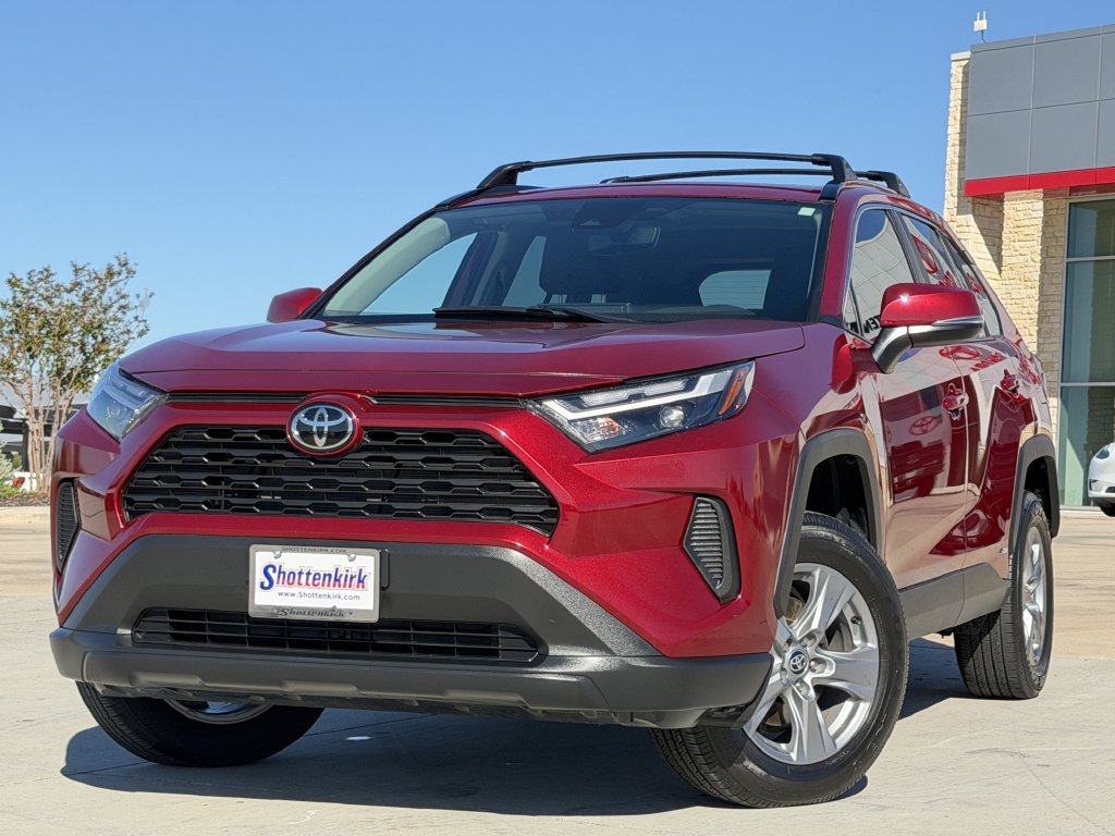 Used 2025 Toyota RAV4 XLE w/ Convenience Package AWD/4WD image 2