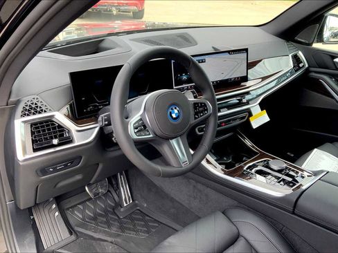New 2026 BMW X5 xDrive50e w/ M Sport Package image 8