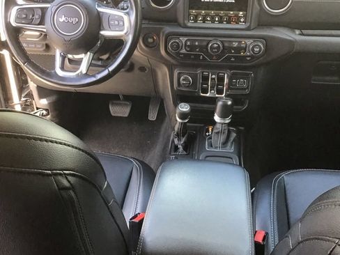 Used 2023 Jeep Wrangler Unlimited Sahara w/ Cold Weather Group AWD/4WD image 7