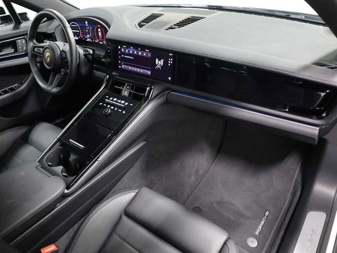 Certified 2024 Porsche Panamera 4 AWD/4WD image 6