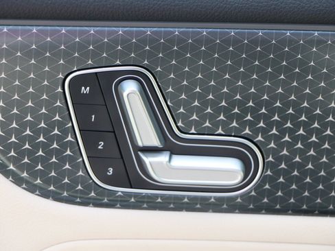 Used 2025 Mercedes-Benz GLA 250 4MATIC image 18
