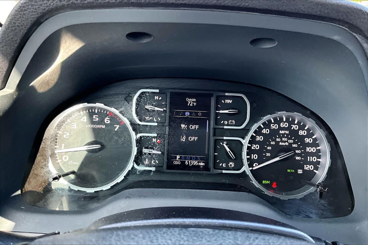 Used 2020 Toyota Tundra SR5 w/ SR5 Convenience Package AWD/4WD image 25
