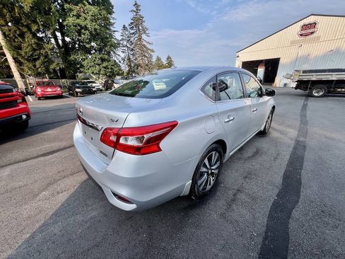 Used 2019 Nissan Sentra SV w/ Special Edition Package FWD image 5