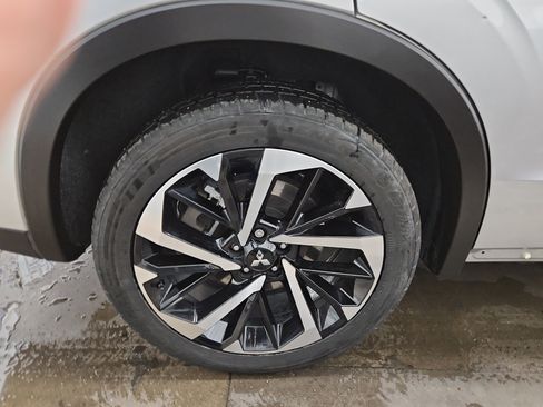 Used 2022 Mitsubishi Outlander SE image 21