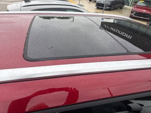 Used 2023 Toyota Highlander Platinum image 11