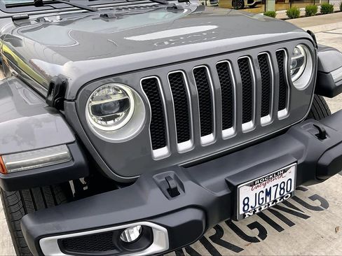 Used 2019 Jeep Wrangler Unlimited Sahara image 33