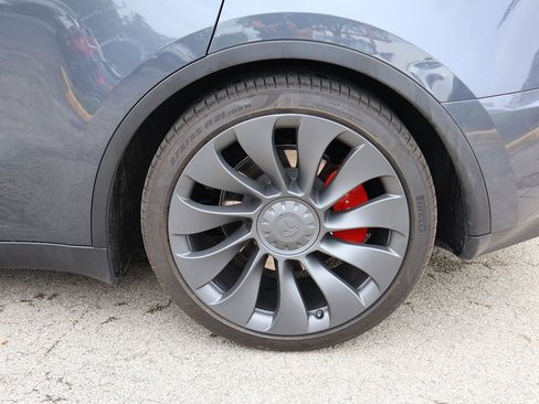 Used 2023 Tesla Model Y Long Range image 21