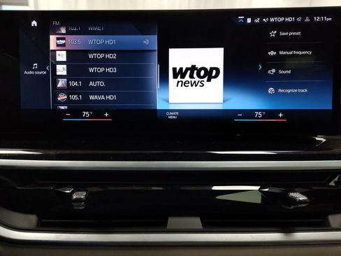 Used 2023 BMW X7 M60i w/ Executive Package image 23