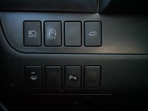 Used 2018 Toyota Highlander Limited image 26