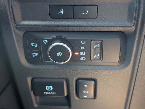 Used 2023 Ford Expedition Platinum AWD/4WD image 25