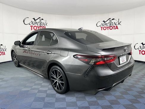 Used 2022 Toyota Camry SE image 6
