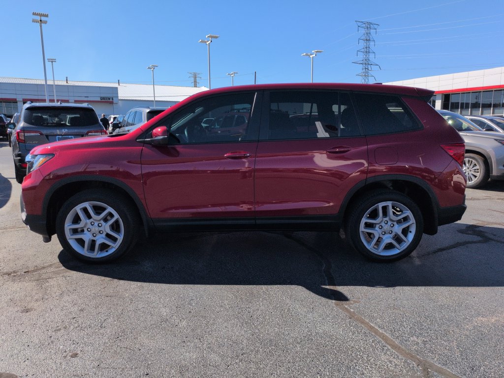 Used 2025 Honda Passport EX-L image 2