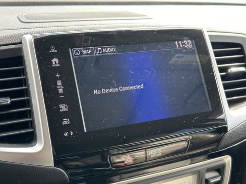 Used 2017 Honda Pilot Elite image 12