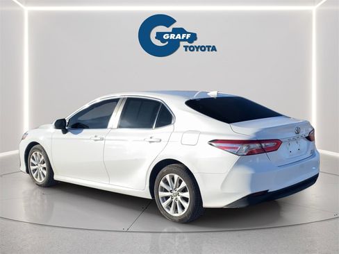 Used 2020 Toyota Camry LE image 4