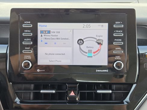 Used 2022 Toyota Camry SE image 19