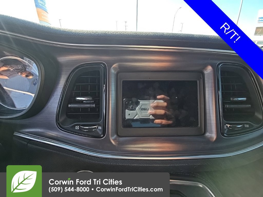 Used 2018 Dodge Challenger R/T RWD image 11