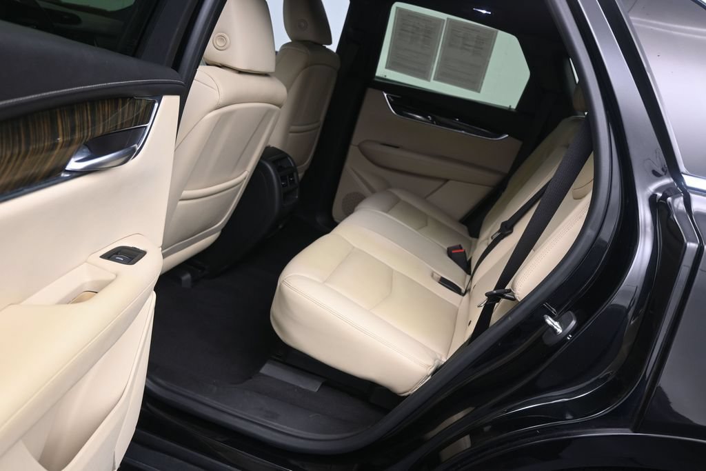 Used 2017 Cadillac XT5 FWD image 16