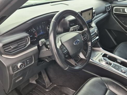 Used 2020 Ford Explorer XLT w/ Equipment Group 202A AWD/4WD image 10