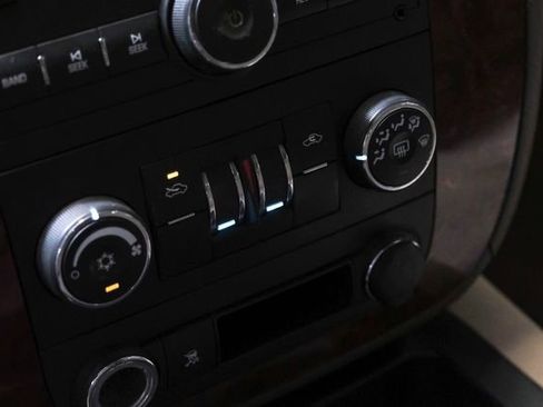 Used 2011 Chevrolet Avalanche LS RWD image 32