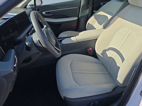 Certified 2025 Hyundai Sonata SEL FWD image 11