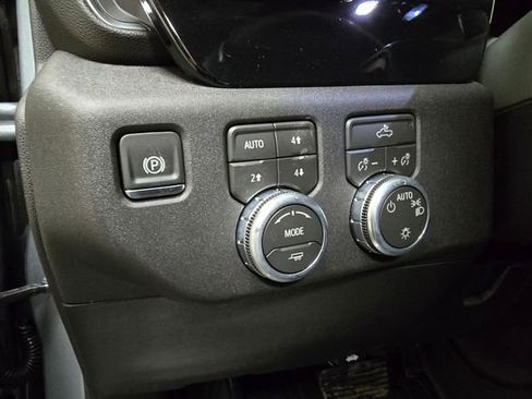 New 2026 GMC Sierra 1500 SLE image 12