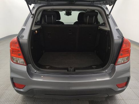 Used 2020 Chevrolet Trax LS FWD image 29
