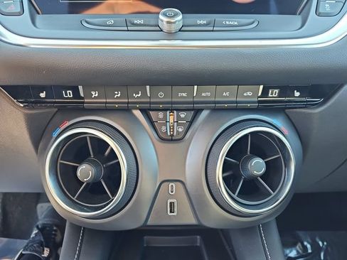 Used 2024 Chevrolet Blazer LT w/ Convenience Package FWD image 25