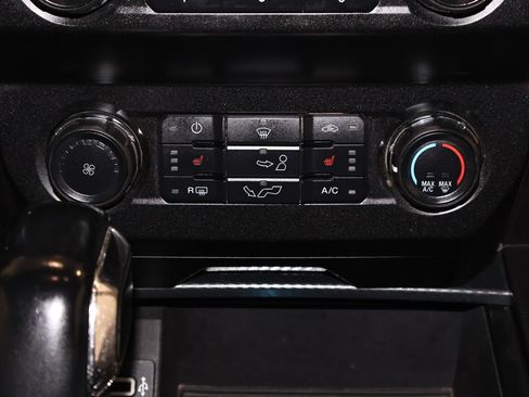 Used 2019 Ford F150 XLT w/ Equipment Group 302A Luxury AWD/4WD image 26