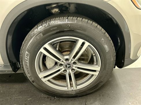 Used 2020 Mercedes-Benz GLC 300 4MATIC image 8