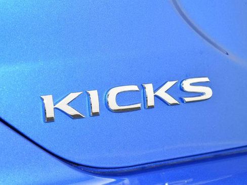 Certified 2025 Nissan Kicks Play S FWD image 9