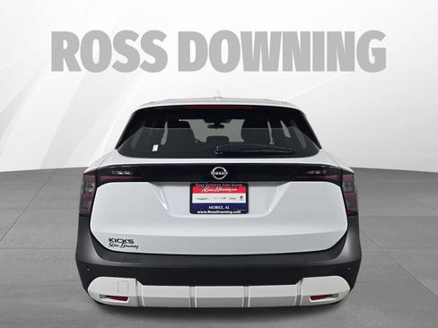 Used 2025 Nissan Kicks S FWD image 5