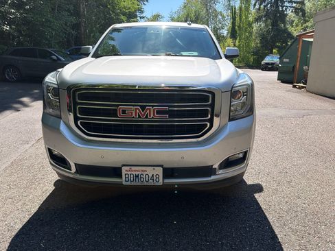 Used 2017 GMC Yukon SLT w/ HD Trailering Package AWD/4WD image 3