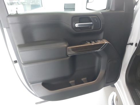 Used 2022 Chevrolet Silverado 1500 LT AWD/4WD image 25