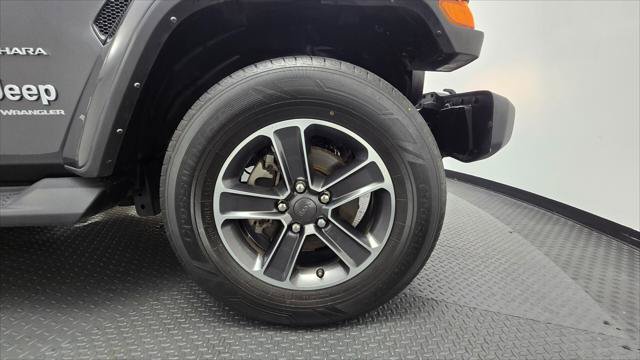 Used 2023 Jeep Wrangler Unlimited Sahara AWD/4WD image 32