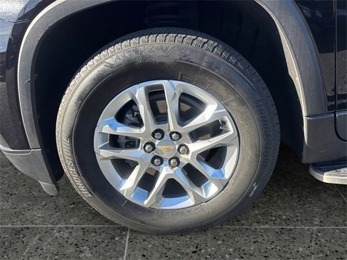 Used 2021 Chevrolet Traverse LS image 14