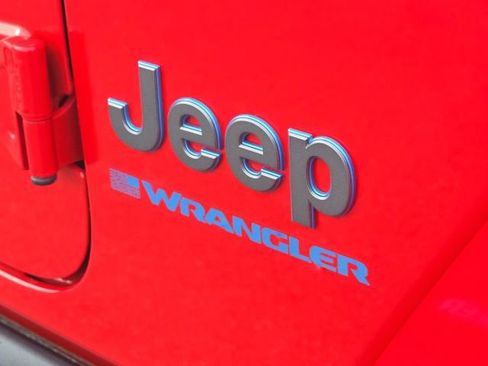 Used 2024 Jeep Wrangler Unlimited Rubicon 4xe AWD/4WD image 9