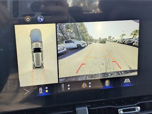 New 2025 Chevrolet Equinox ACTIV w/ Safety and Technology Package image 23