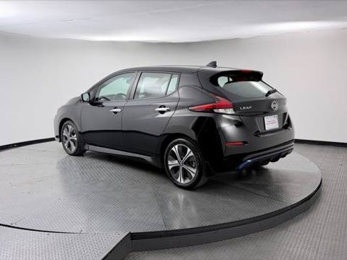 Used 2020 Nissan Leaf SV w/ SV Technology Package FWD image 6