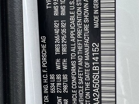 New 2025 Porsche Macan image 28